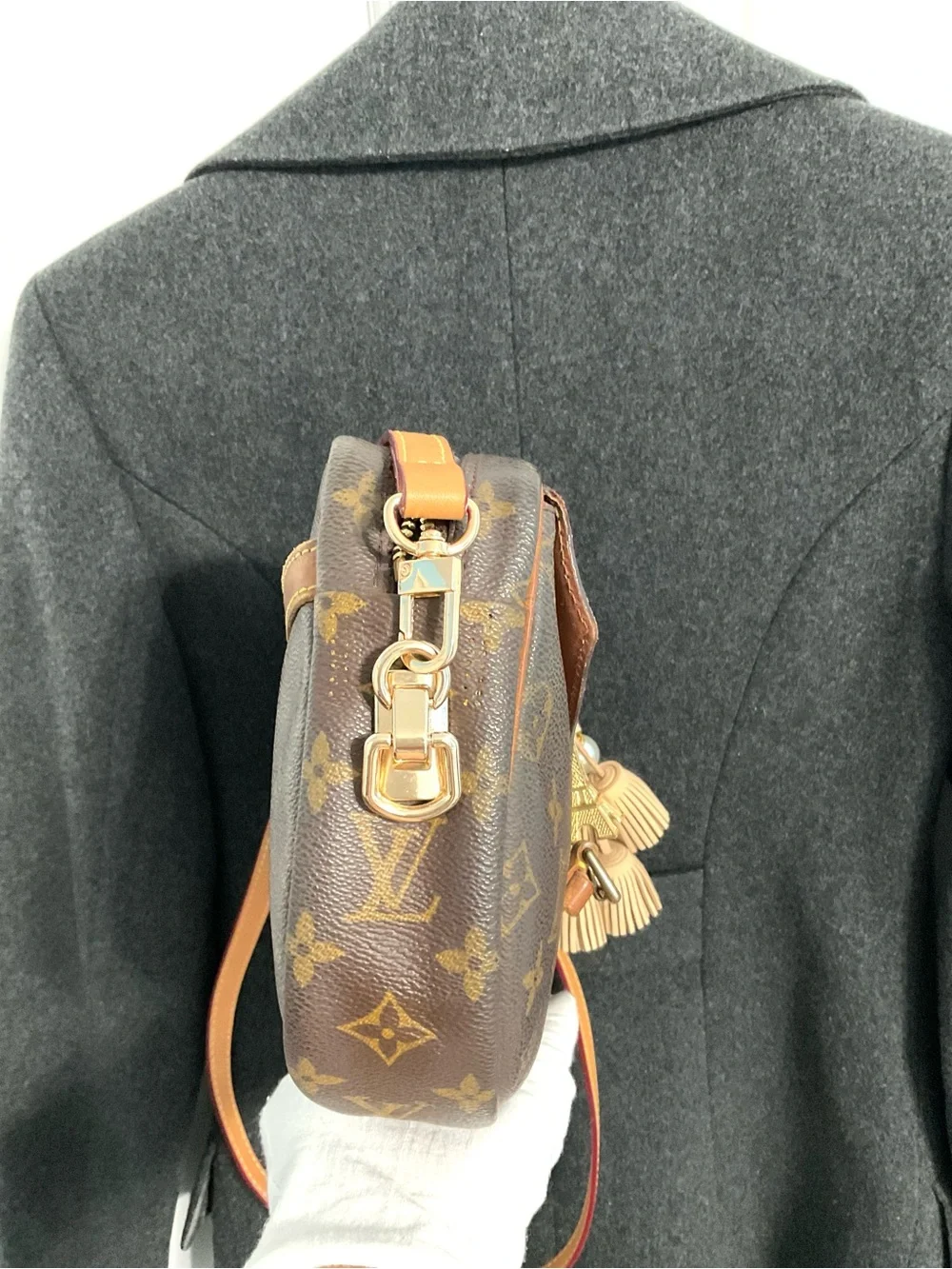 AUTHENTIC ✅MONOGRAM BAG TH8911 LOUIS VUITTON